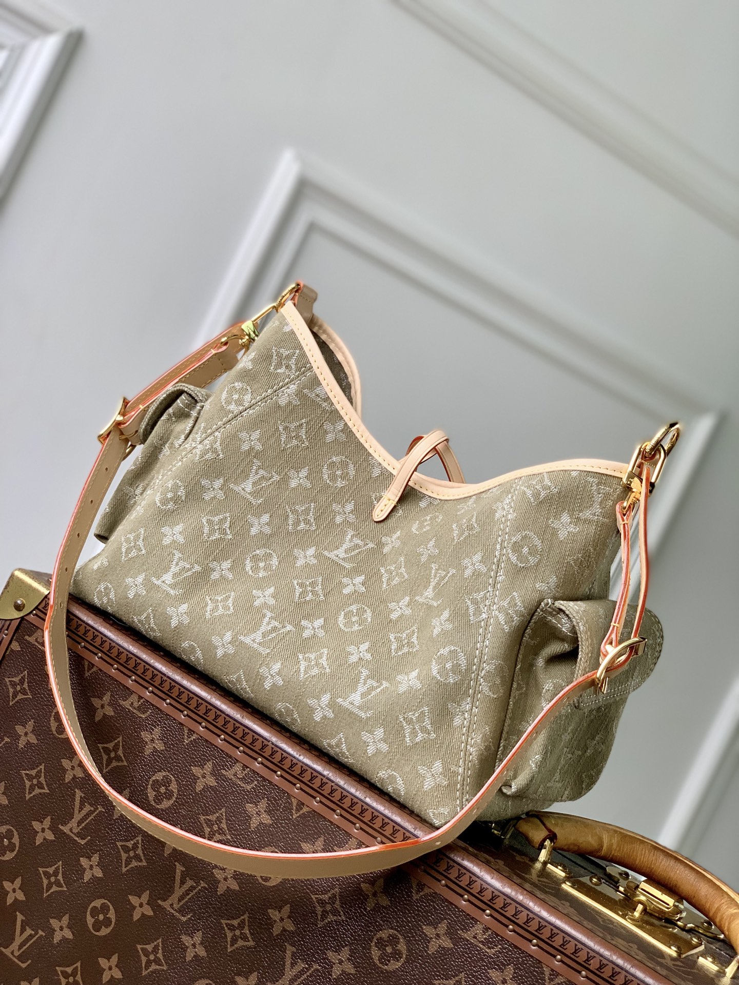 L0vis Vvtt0n Carryall Cargo PM Monogram Denim-33.5 x 23 x 15CM