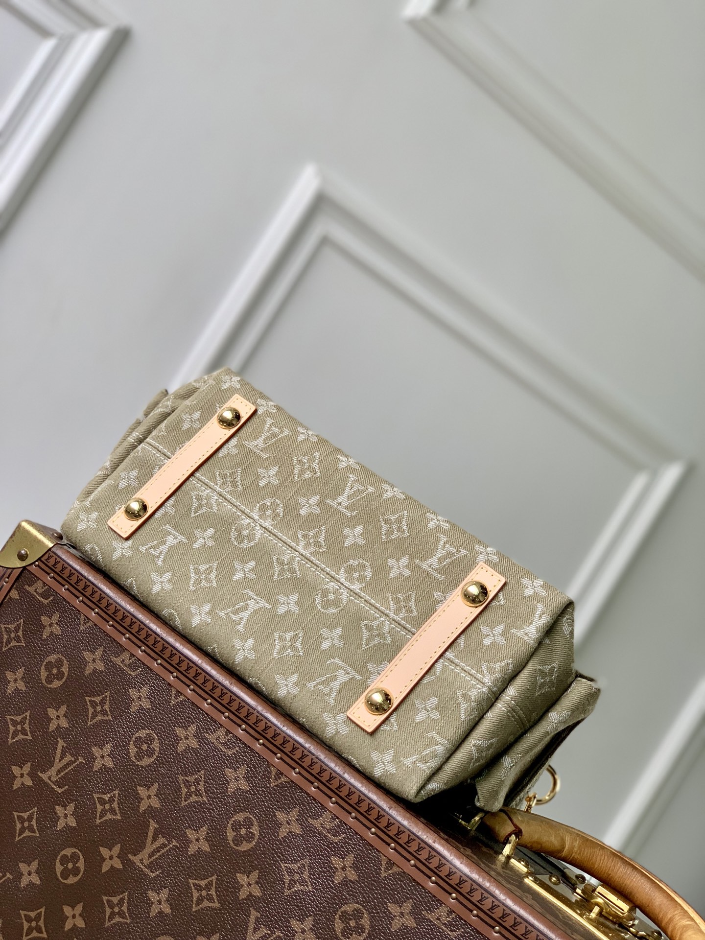 L0vis Vvtt0n Carryall Cargo PM Monogram Denim-33.5 x 23 x 15CM