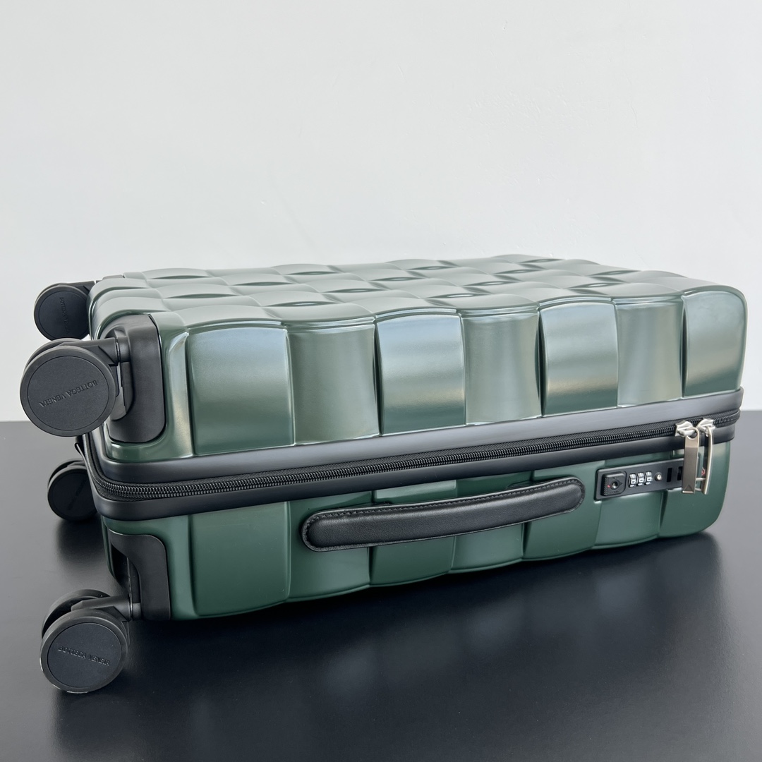 B0tt*ga Ven*ta Odyssey Cabin Suitcase in Seaweed-38*55*35CM
