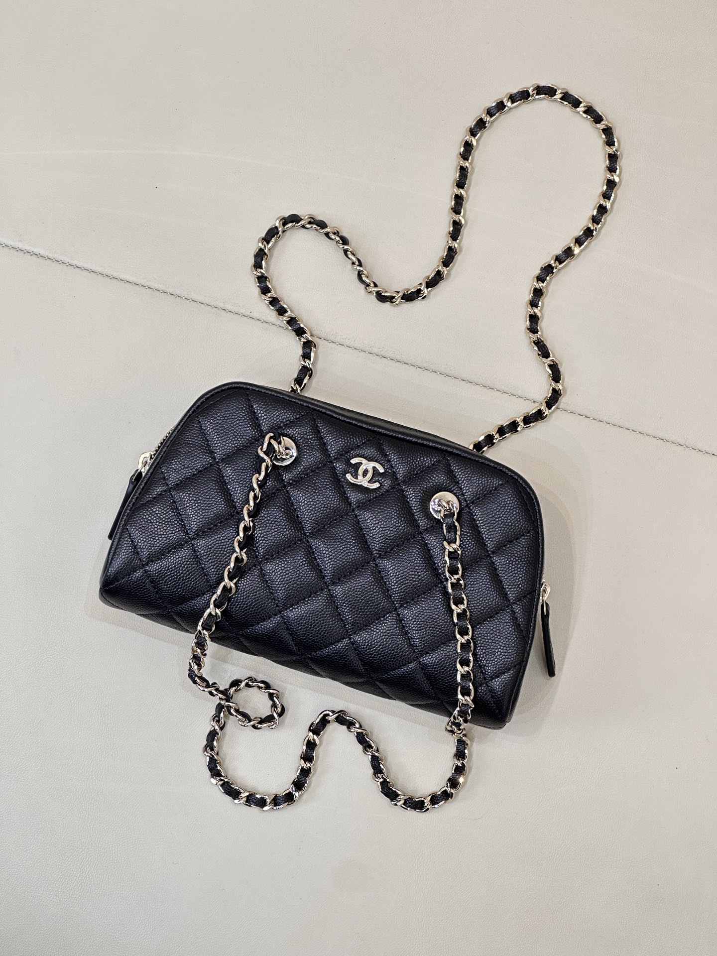 Ch@nel Clutch With Chain - Grained Shiny Calfskin & Gold-tone Metal-19*11*5.5CM