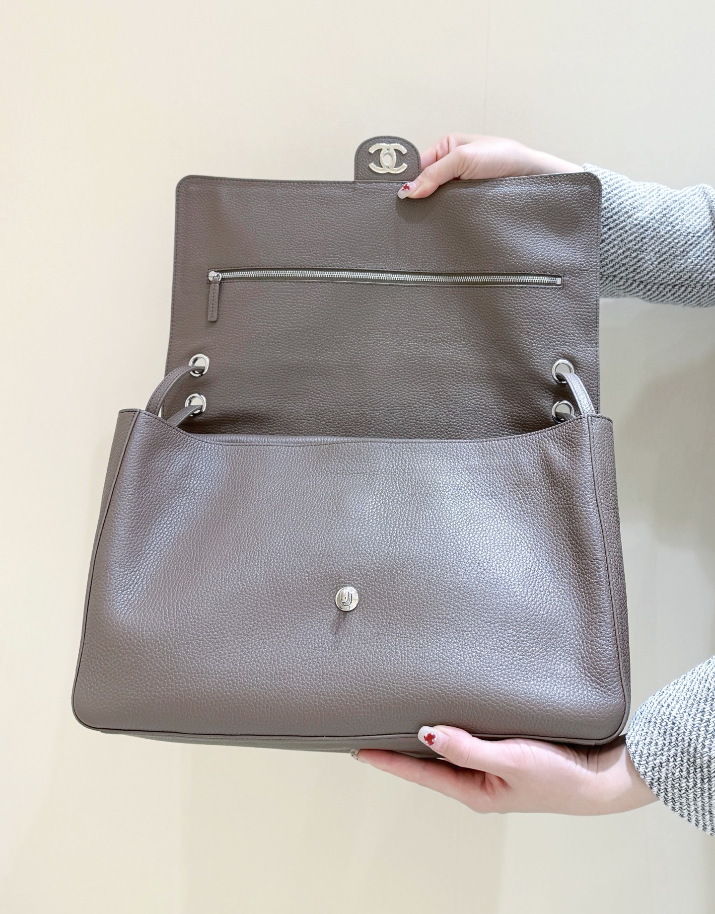 Ch@nel Maxi Flapbag , Grained Calfskin & Silver-Tone Metal, lLight-26*38.5*11CM