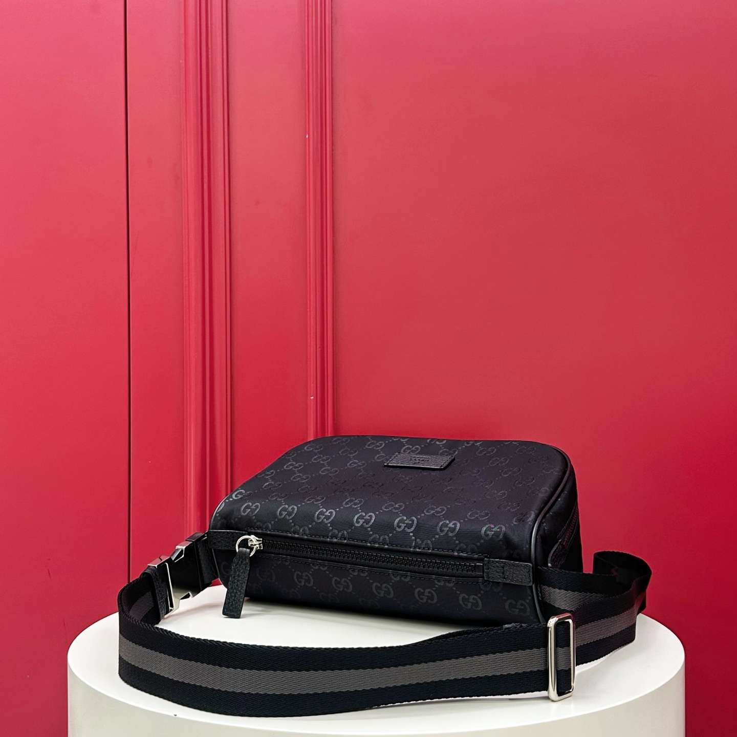 Gu*cci Black Leather Hip Sack-27*12*14CM