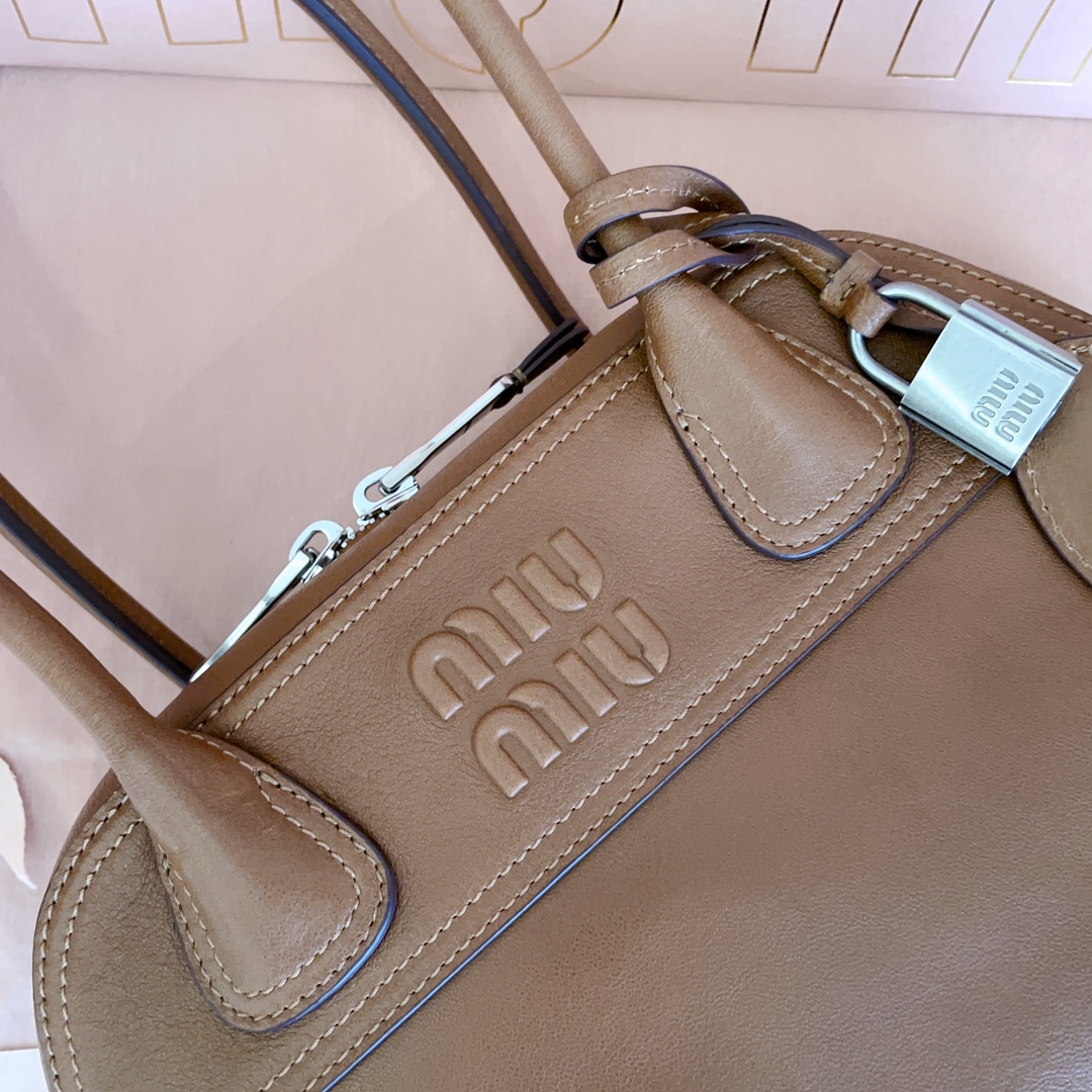Miu Miu Vivant Top Handbags-32X19.5X11CM