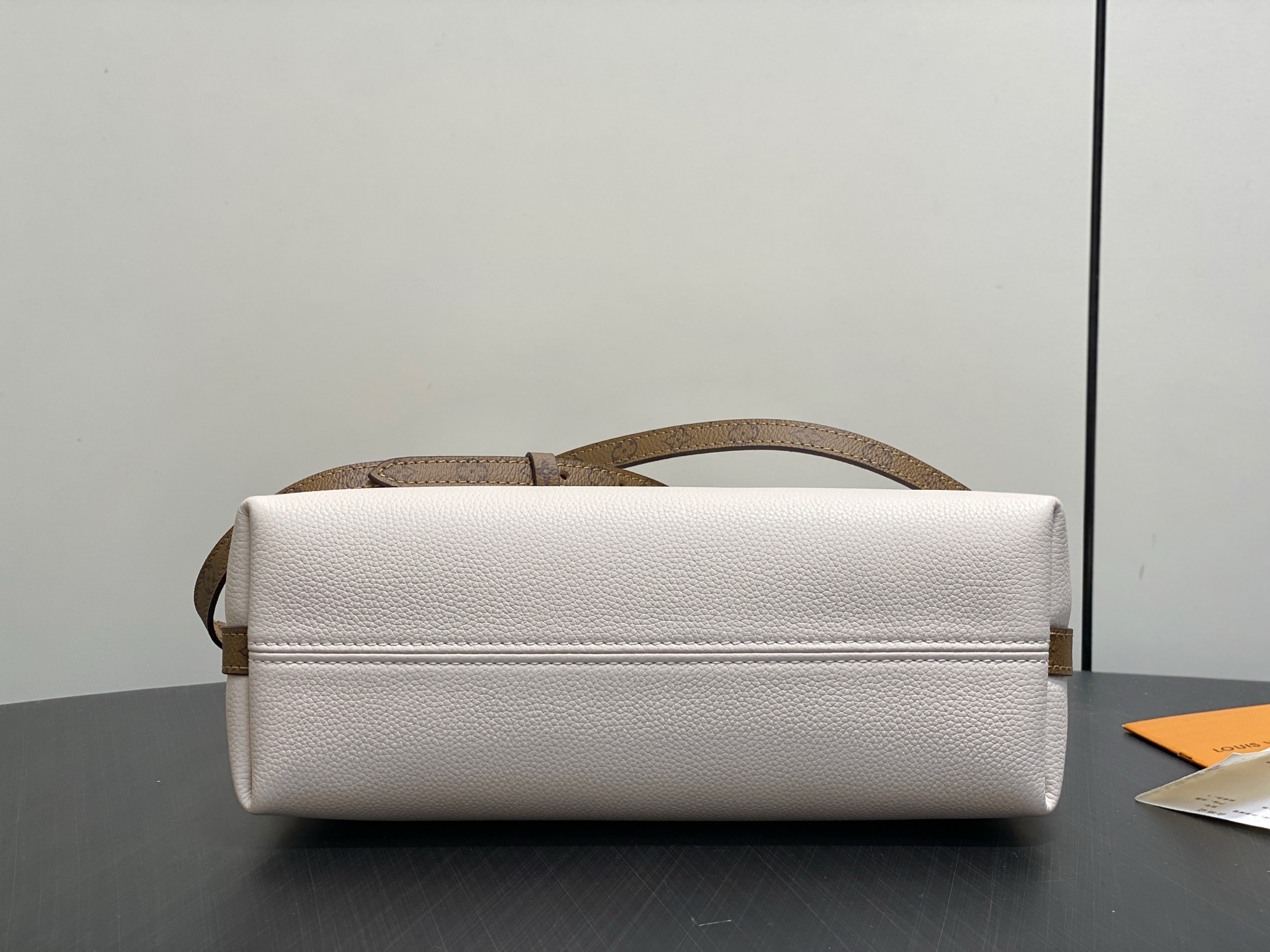 L0vis Vvtt0n Multipass - Handbags-26*10*30CMCM