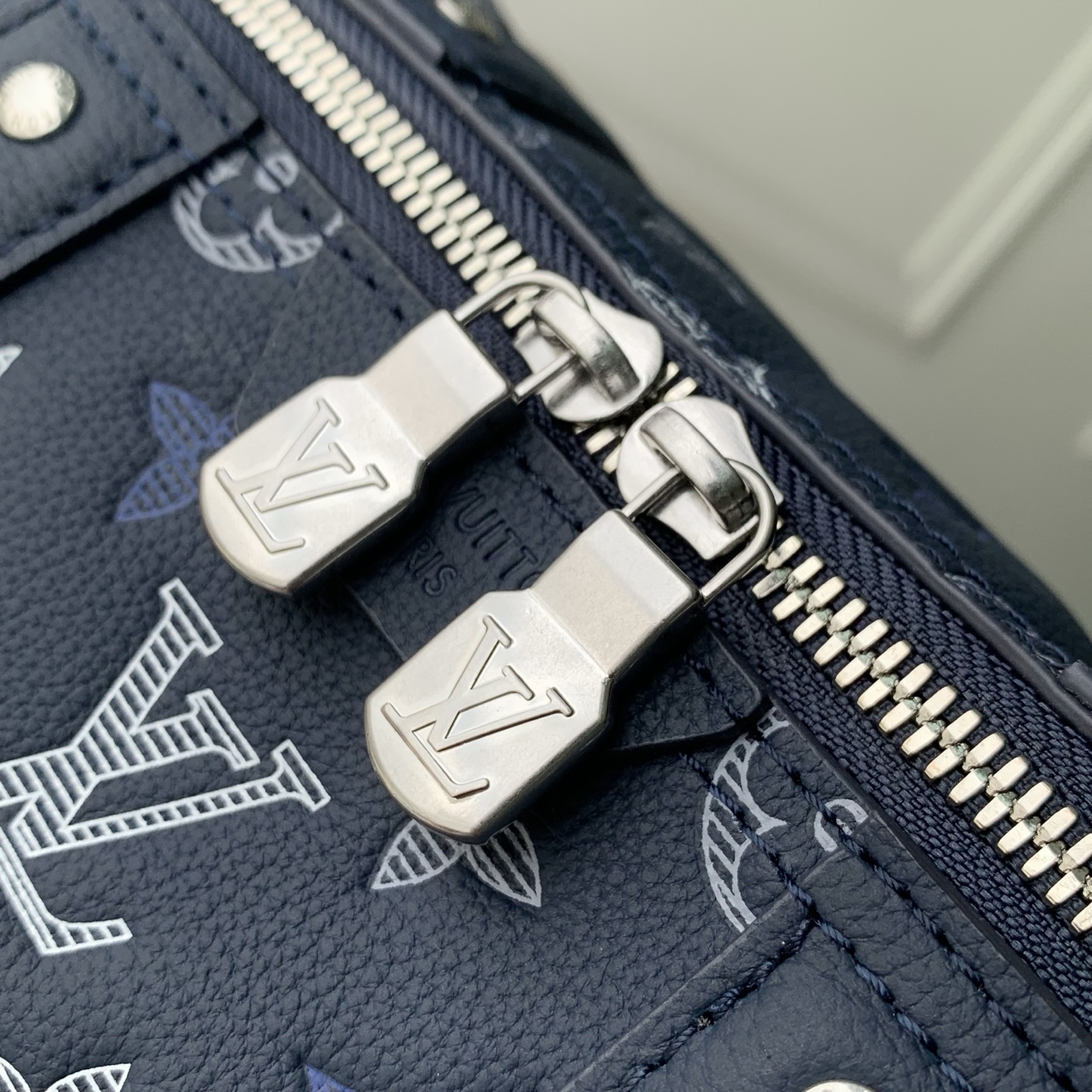 L0vis Vvtt0n City Keepall-27x17x13CM