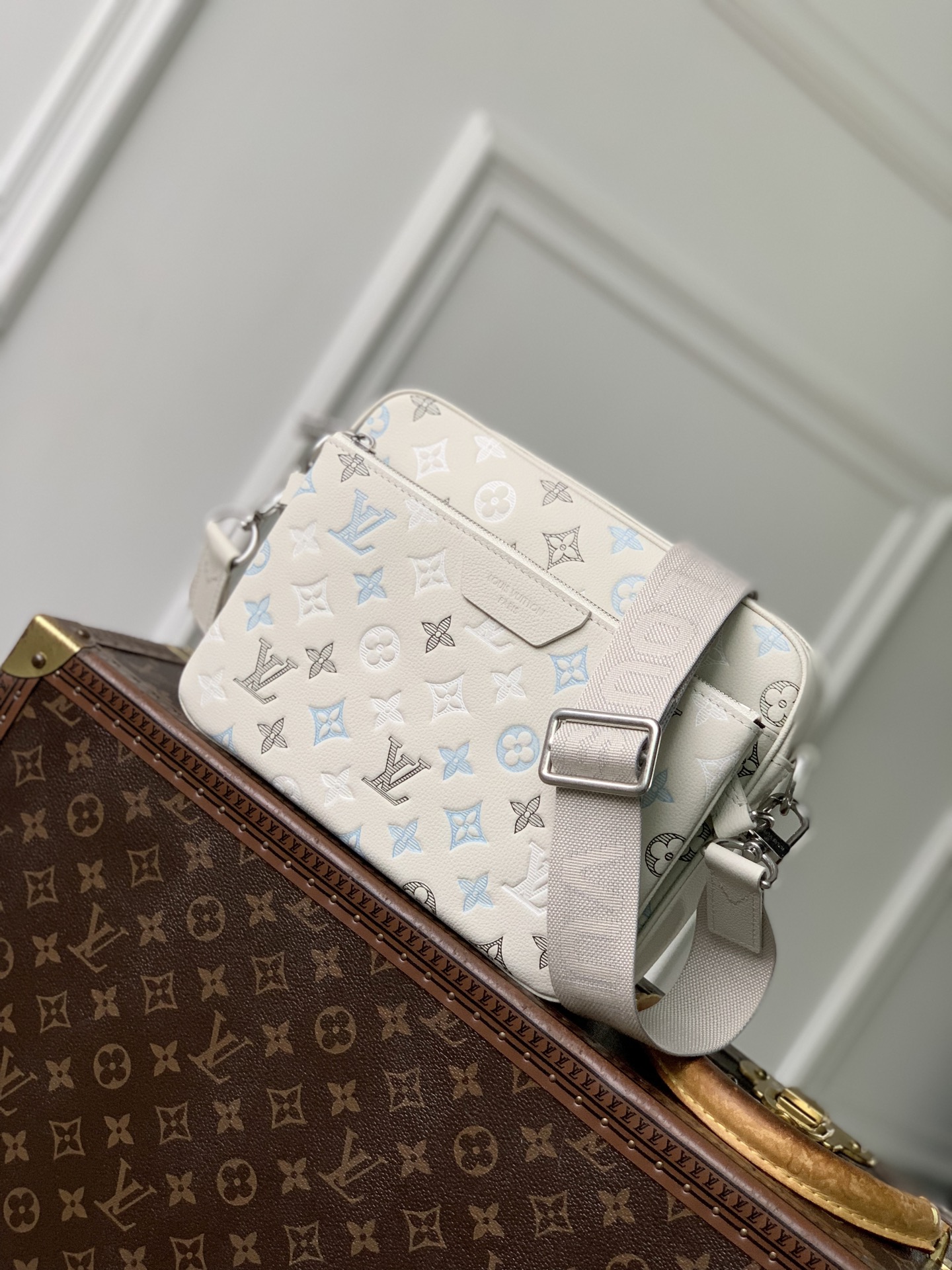 L0vis Vvtt0n Trio Messenger Bag -M28854-25 x 18.5 x 7CM