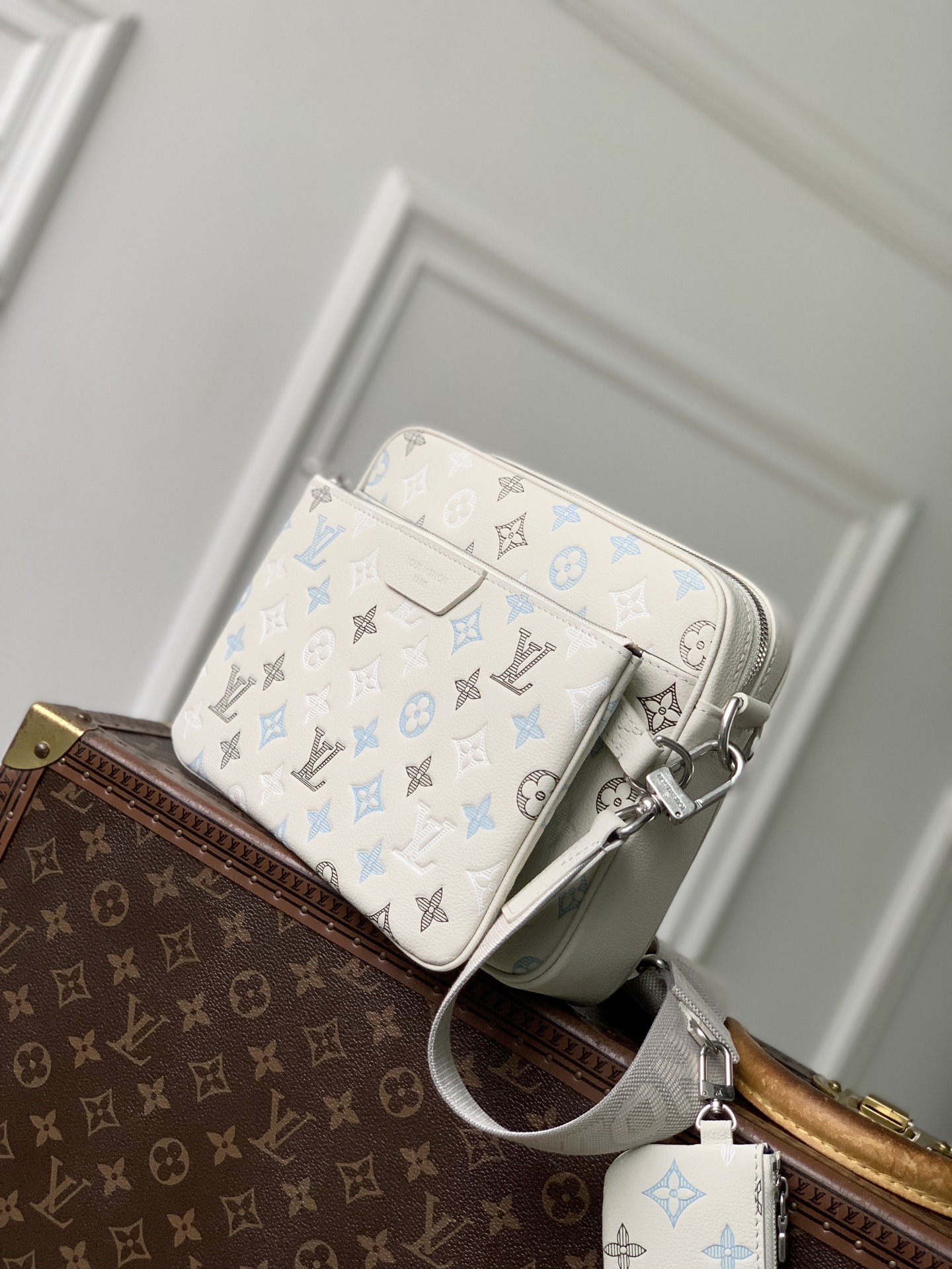 L0vis Vvtt0n Trio Messenger Bag -M28854-25 x 18.5 x 7CM