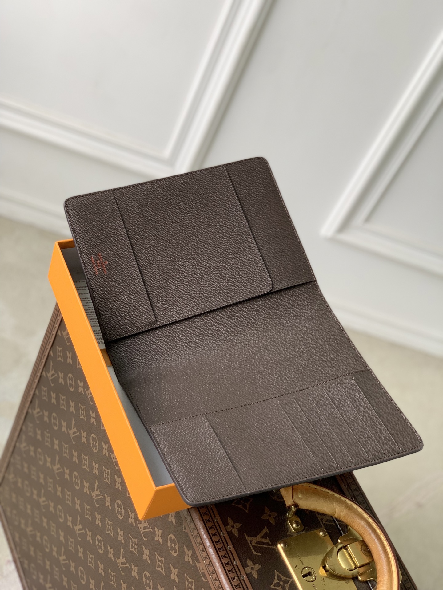 Lo*uis Vvtt0n Desktop Notebook Cover-R20100-18.5 x 23 x 3CM