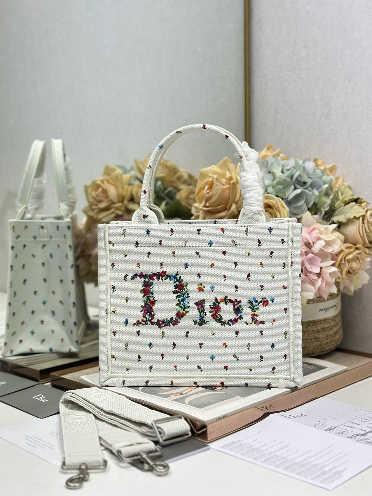 Diro Book Tote
