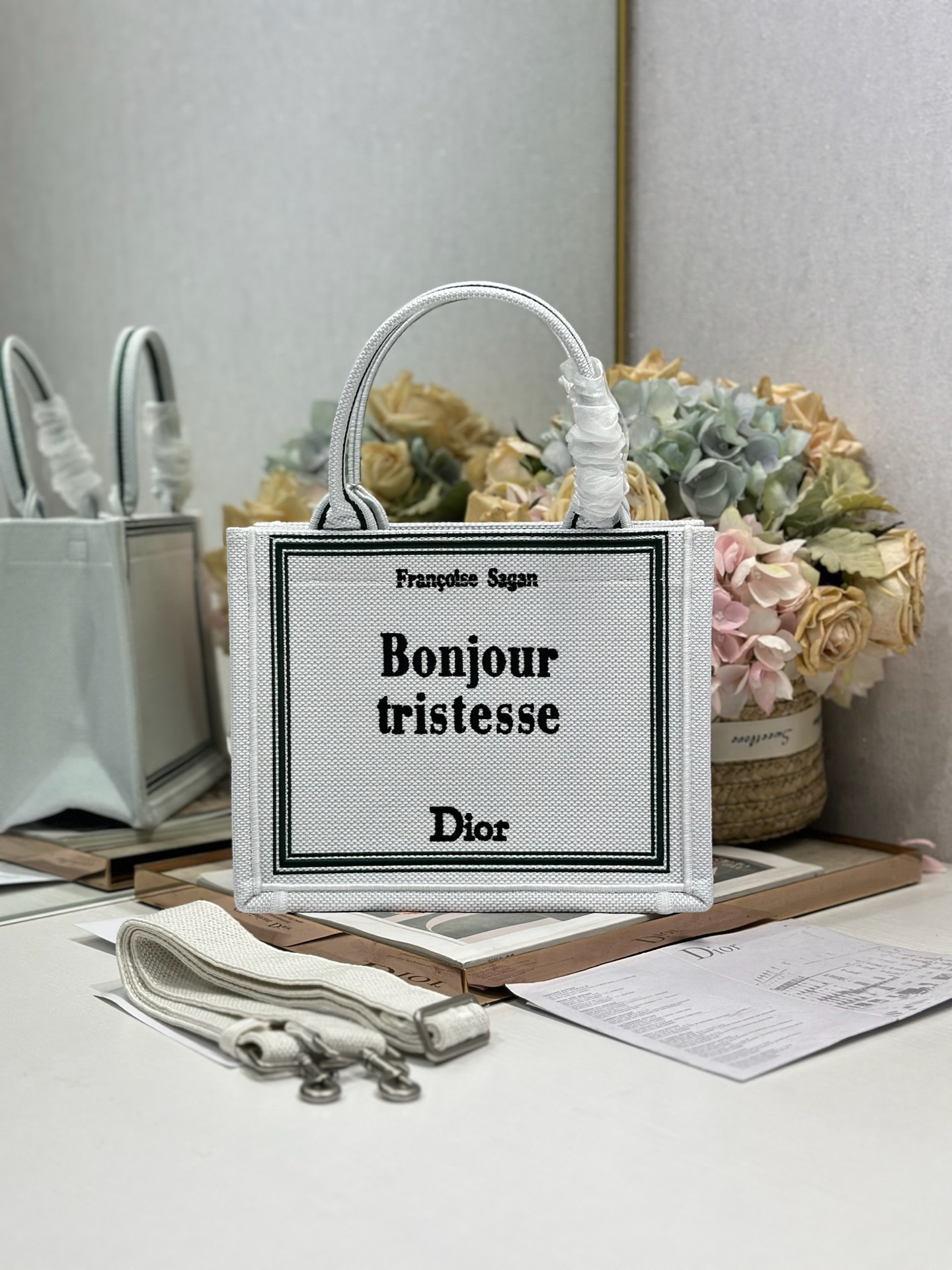 Diro Book Tote