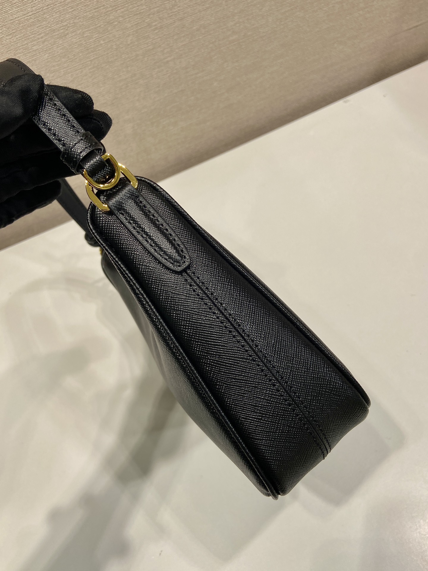 Pra*a Re-Edition Hobo Saffiano Leather Bag-22*18*6CM