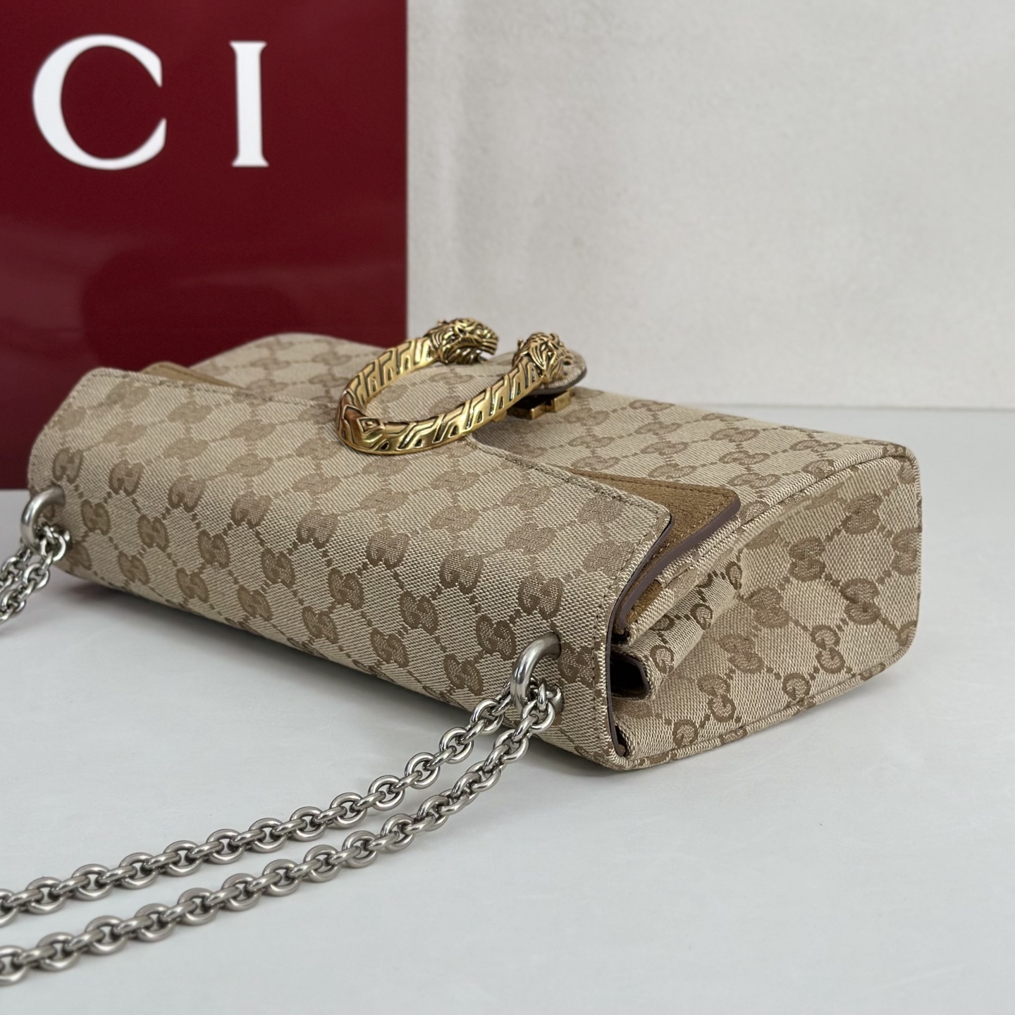Gvc*1 Dionysus-28*18*9CM