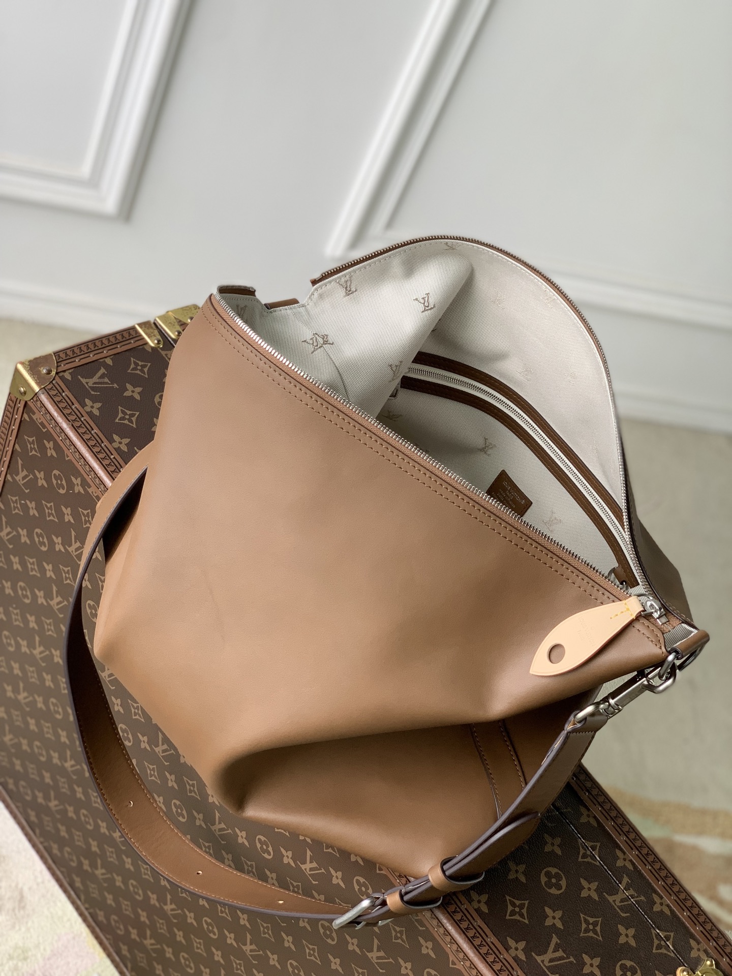 L0vis Vvtt0n Vagabond Hobo-M28392-48 x 38 x 14CM