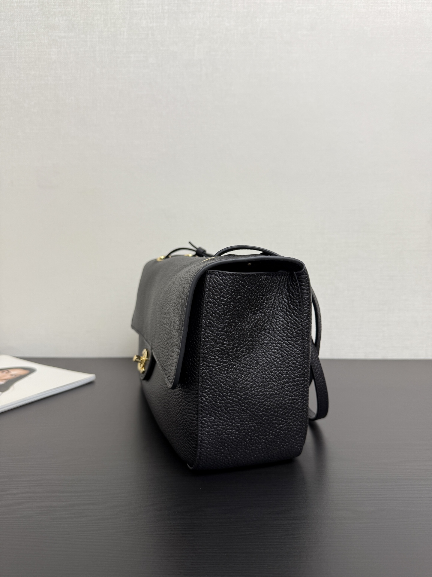 Cha*nel Grained Calfskin Small Souplissimo Maxi Flap Black-32CM