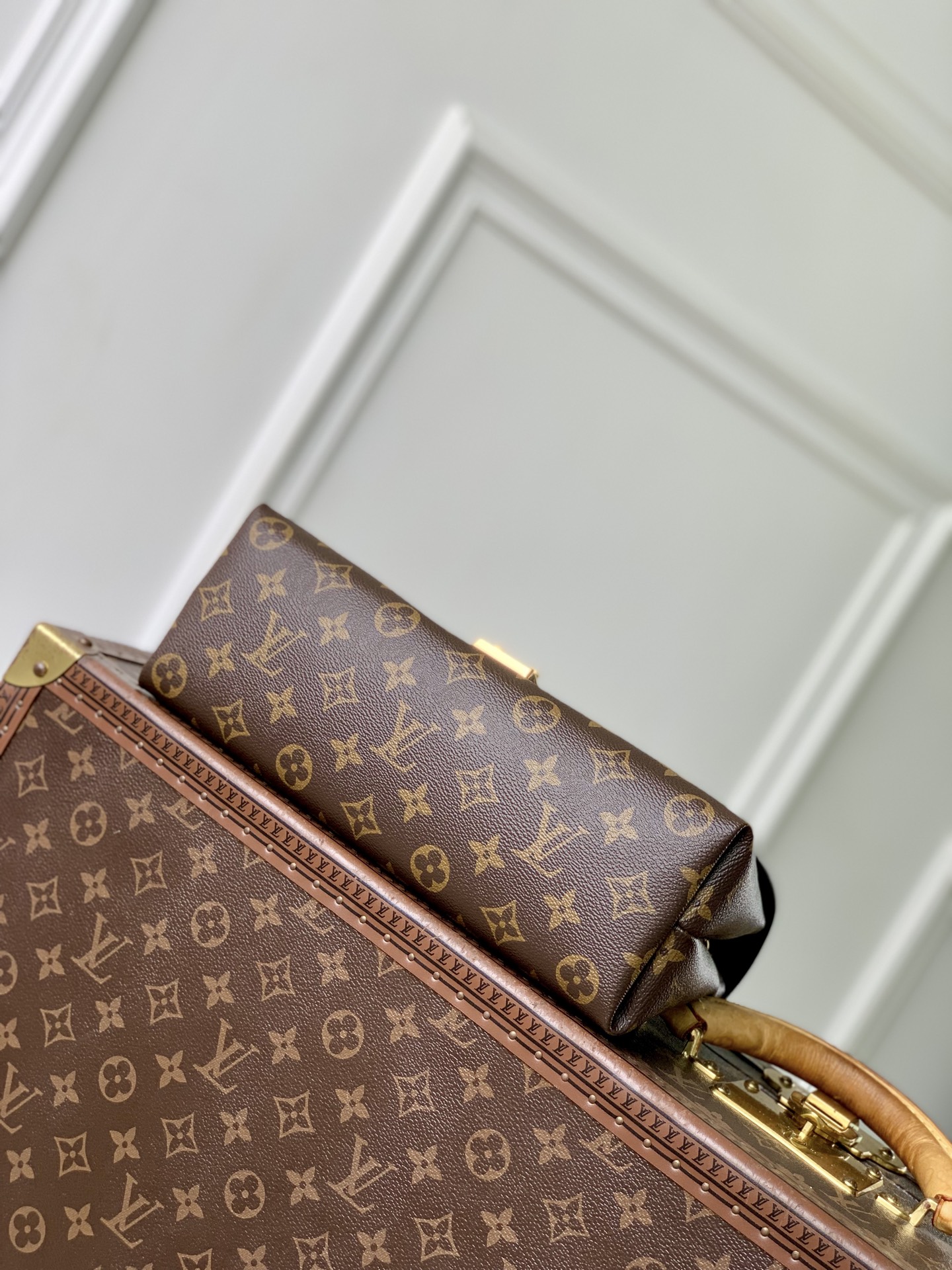 L0vis Vvtt0n Madeleine Handbag-M28610-29 x 18 x 10.5CM