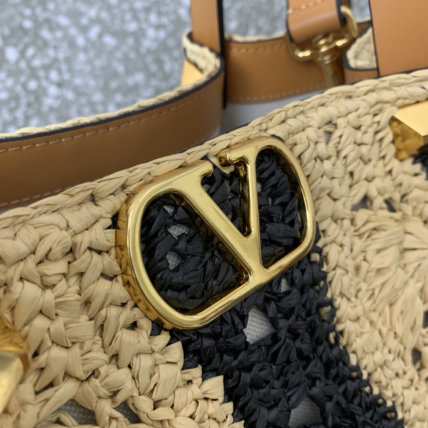Va1e*ntin0 Garavani VLogo Signature Bag-30*18*14CM