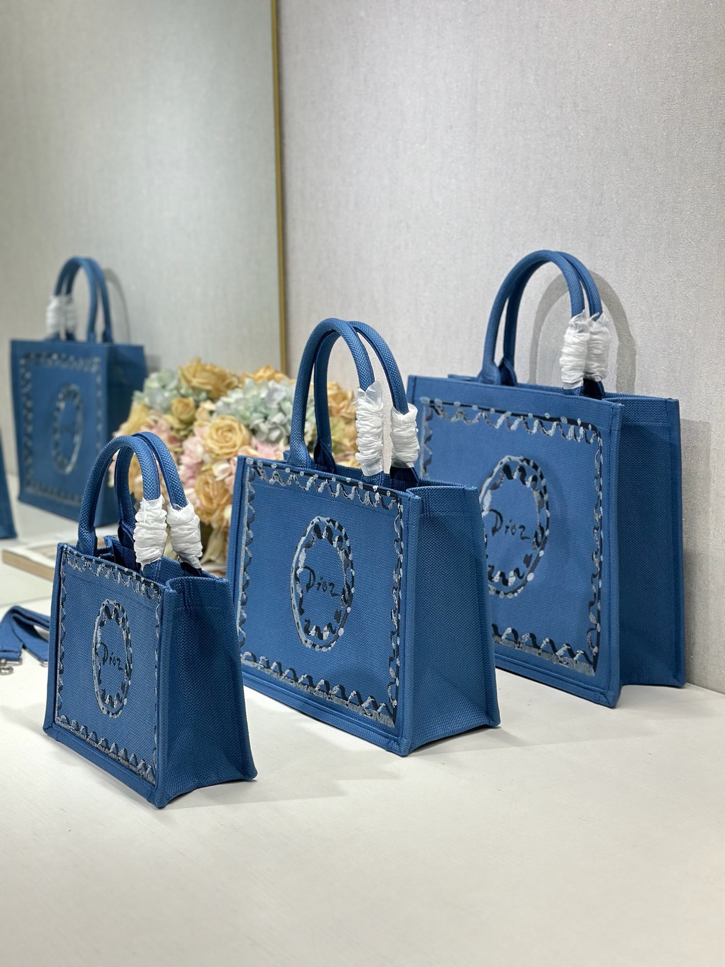 Diro Book Tote
