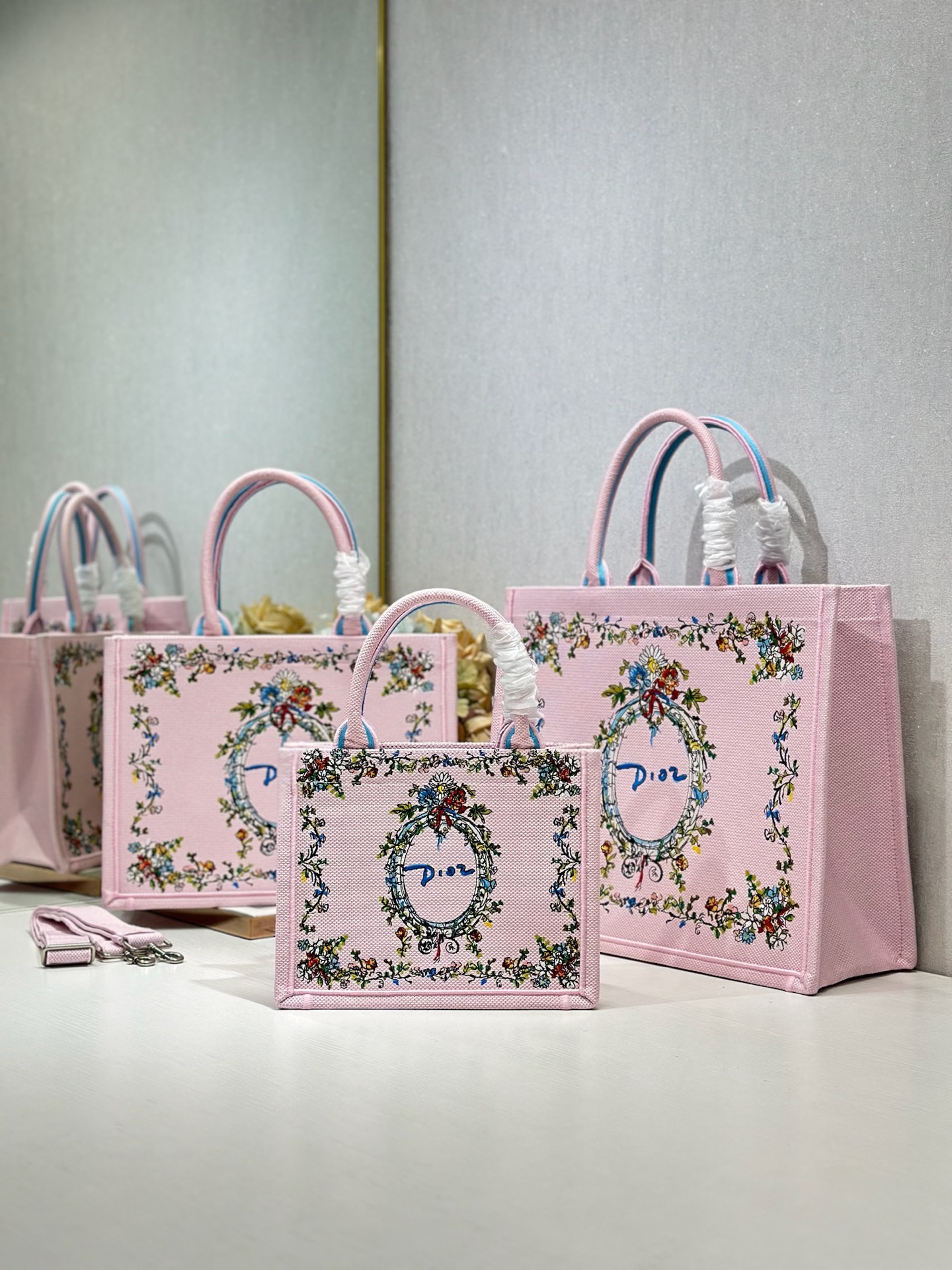 Diro Book Tote