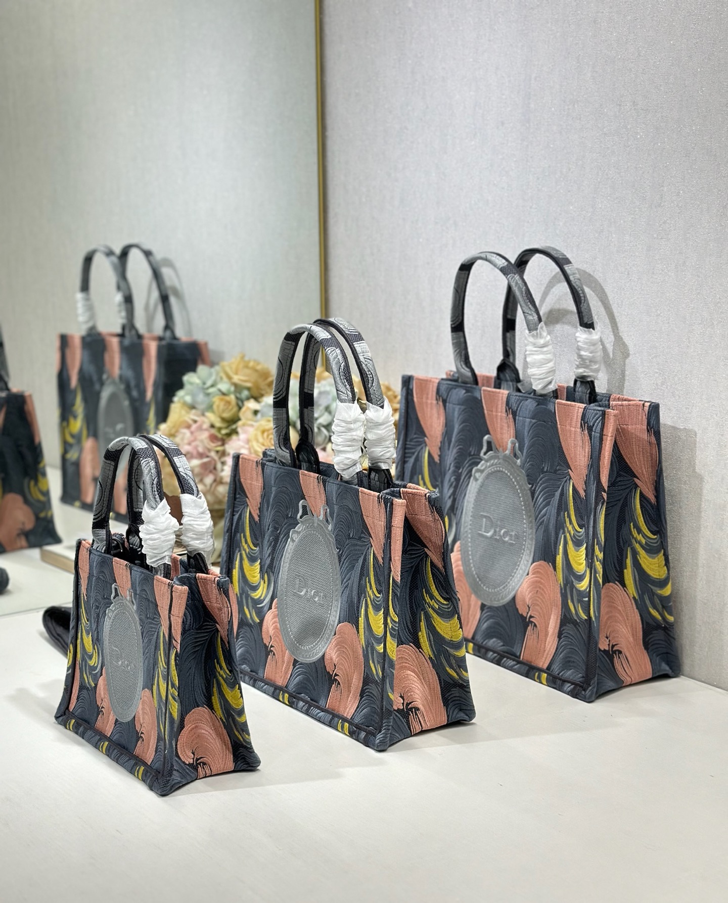 Diro Book Tote
