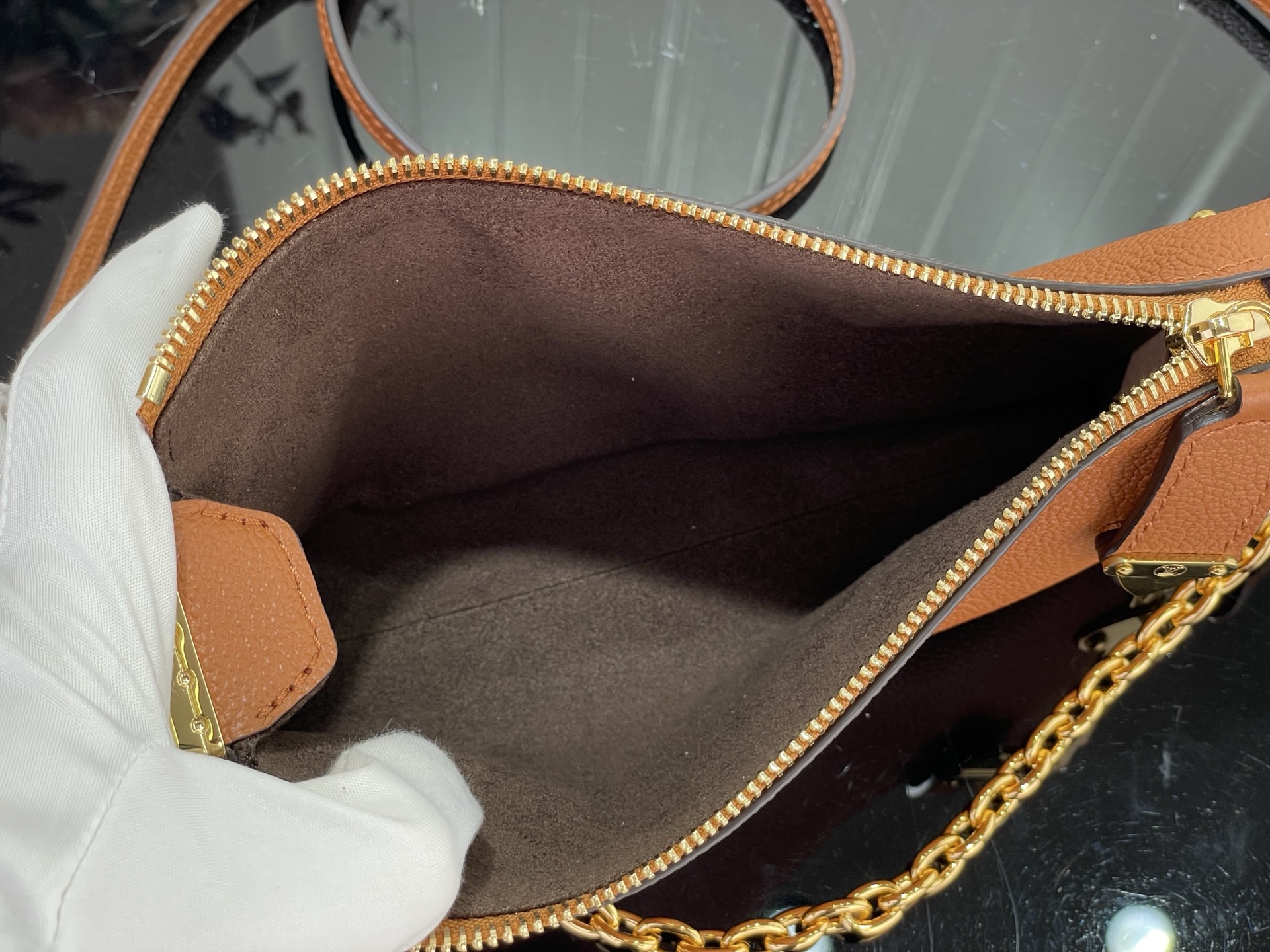 L0vis Vvtt0n Slim Trunk--M28362-23 x 12 x 4CM
