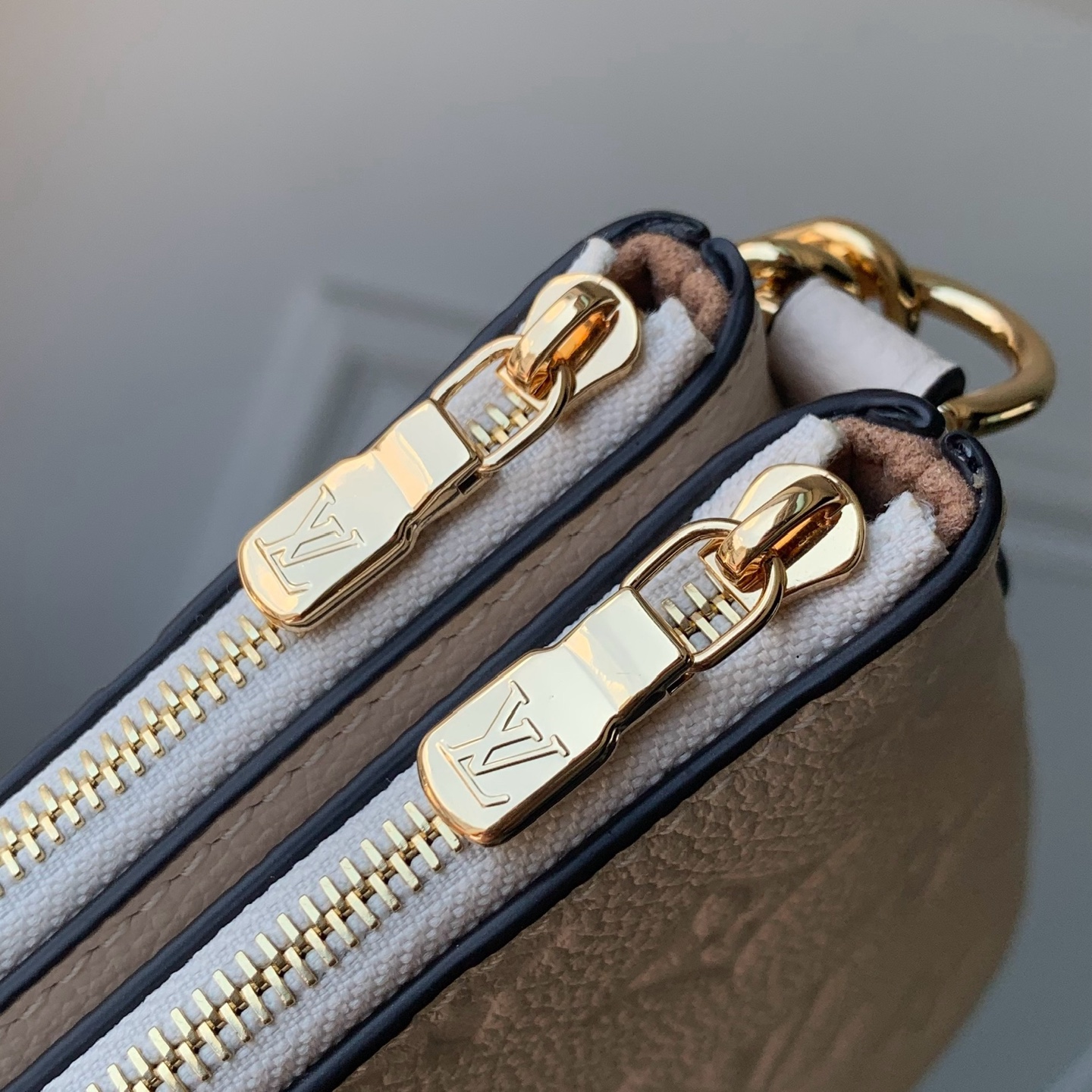 Loui*s Vvtt0n Pochette Liv Monogram Empreinte Leather-24.5*13*6.5CM