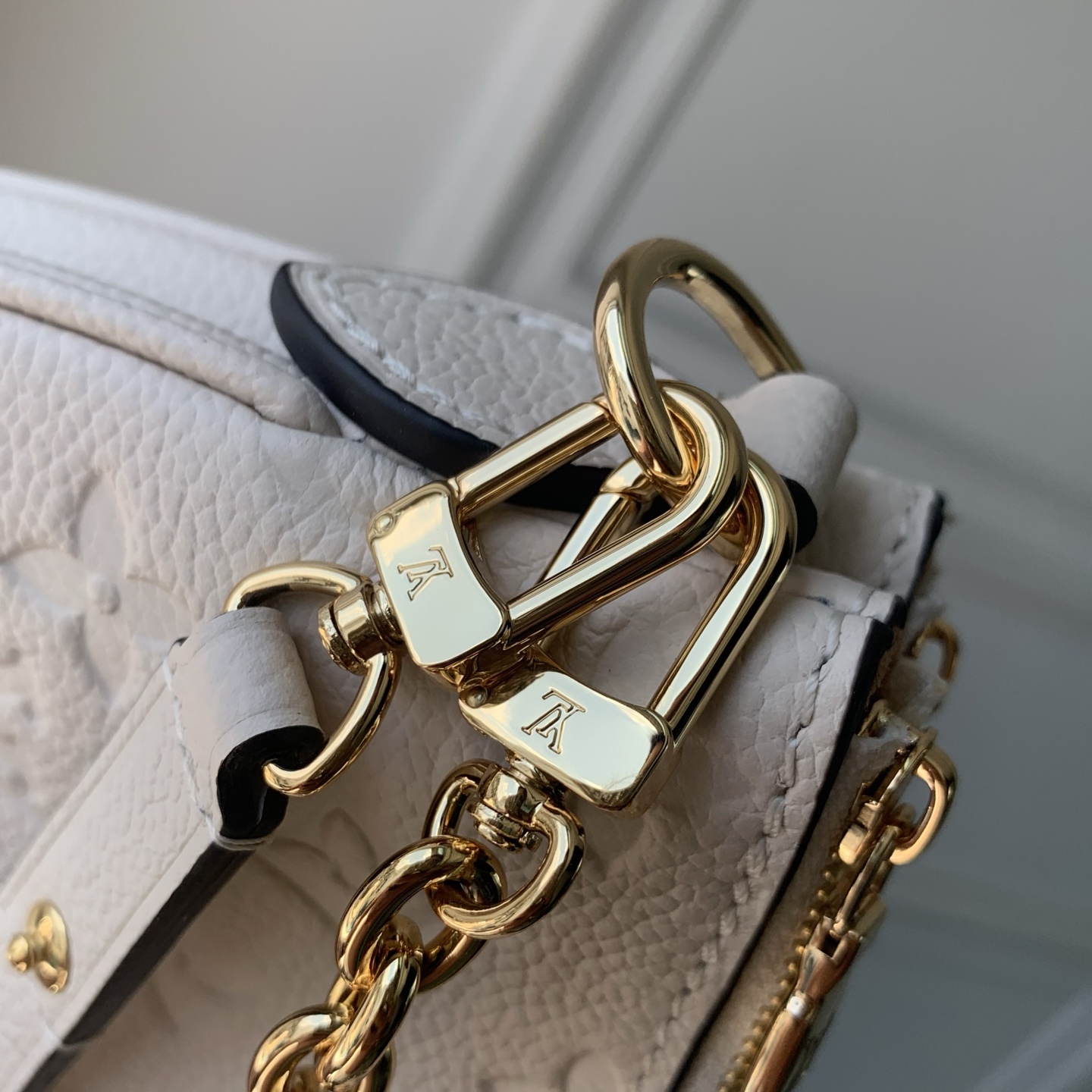 Loui*s Vvtt0n Pochette Liv Monogram Empreinte Leather-24.5*13*6.5CM
