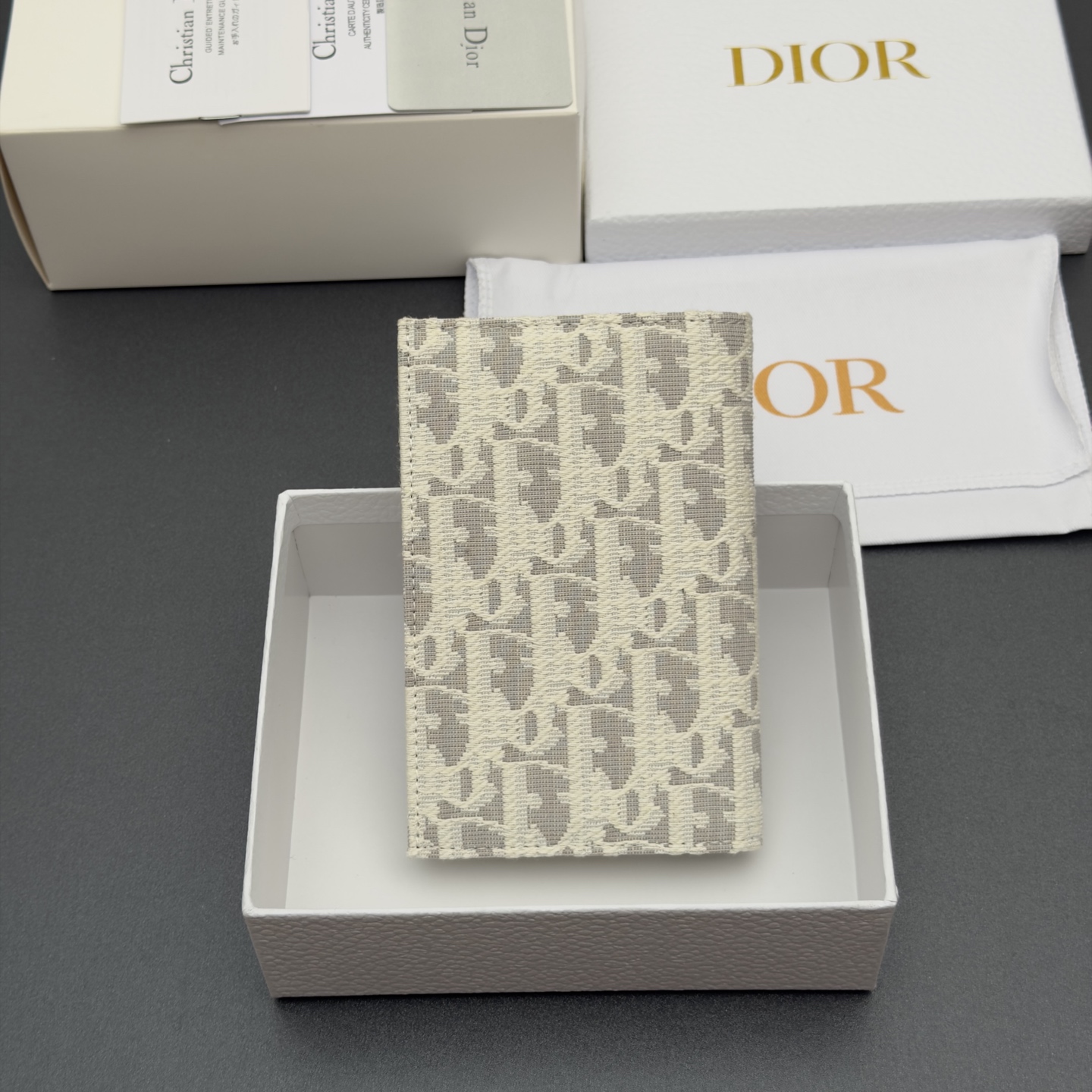Diro Oblique Promenade Passport Holder-10*14*2CM