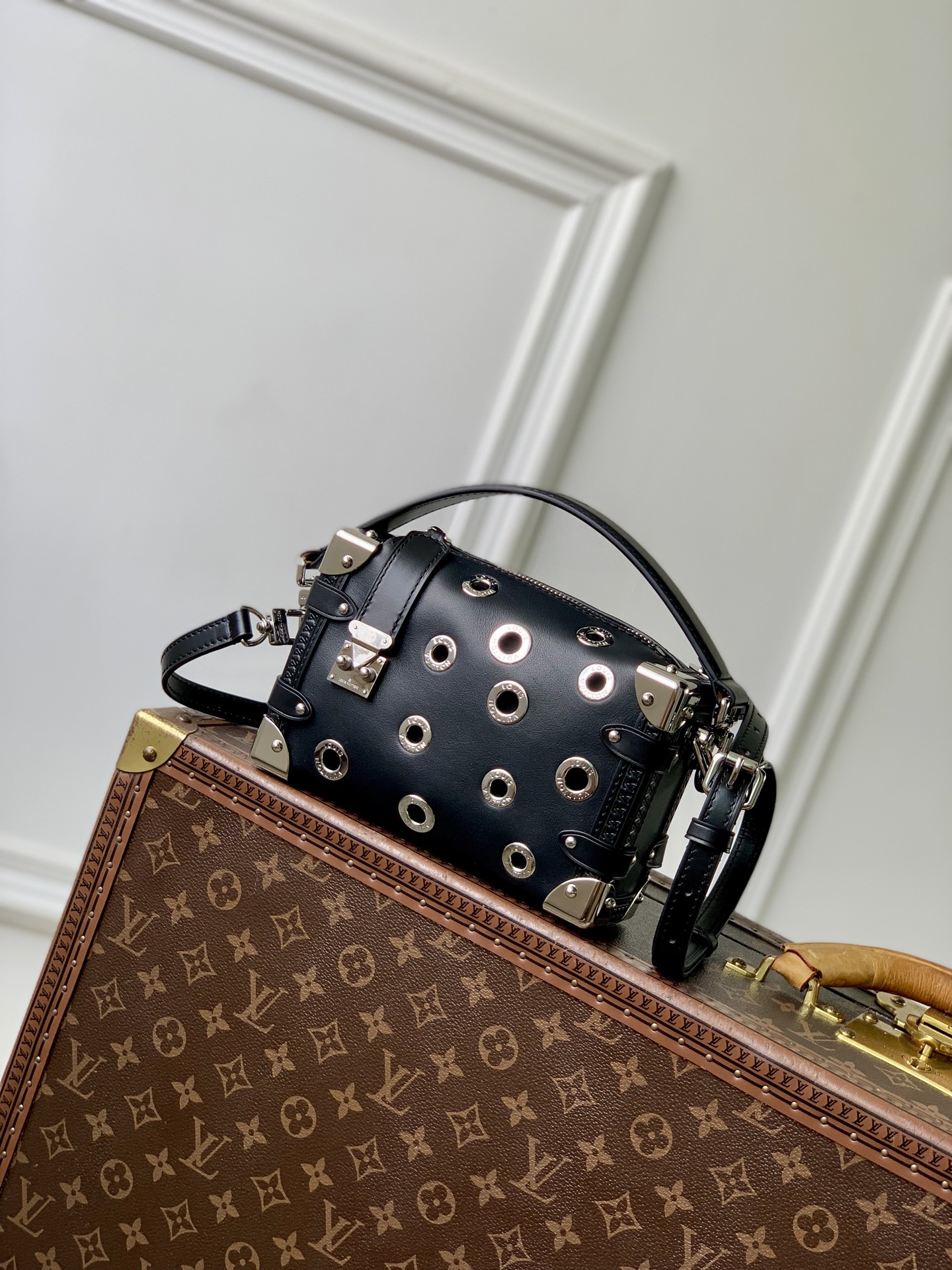L0vis Vvtt0n Side Trunk PM-M29903-20.5 x 13.5 x 7.5CM