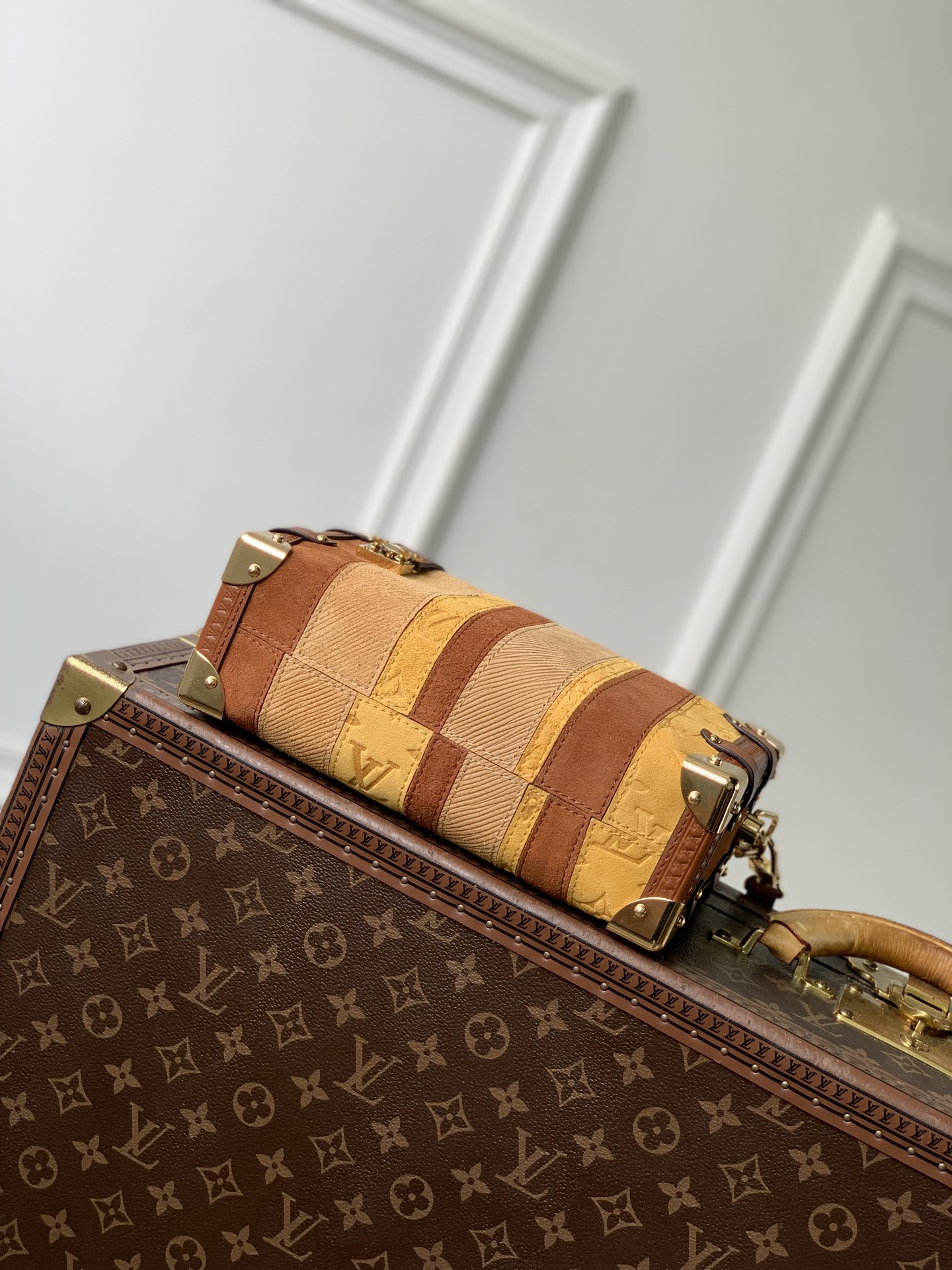 L0vis Vvtt0n Side Trunk -M29662-16 x 8.5 x 23.5CM