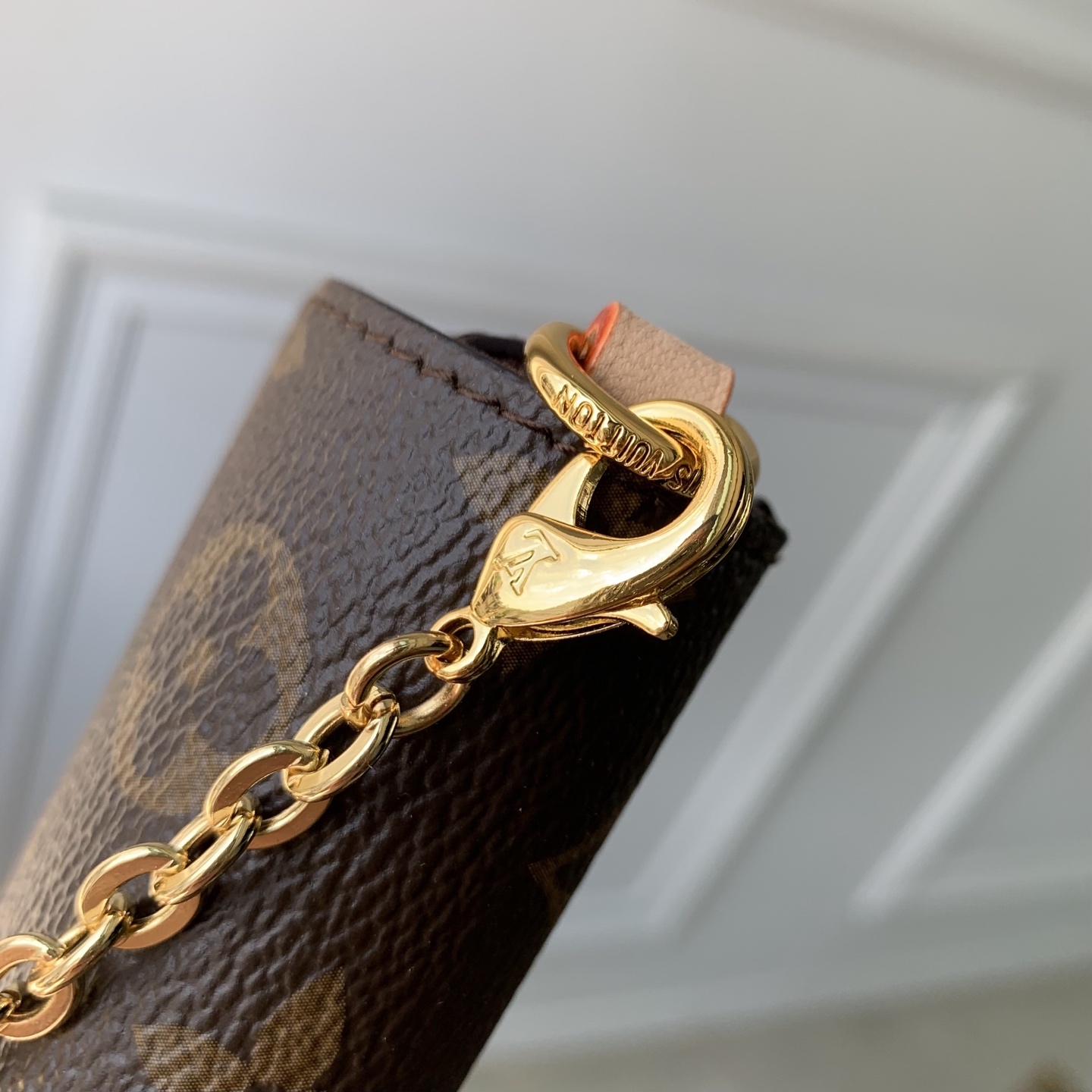 L0vis Vuitto*n Wallet On Chain Trotter M27242-21.5 x 12.5 x 3CM