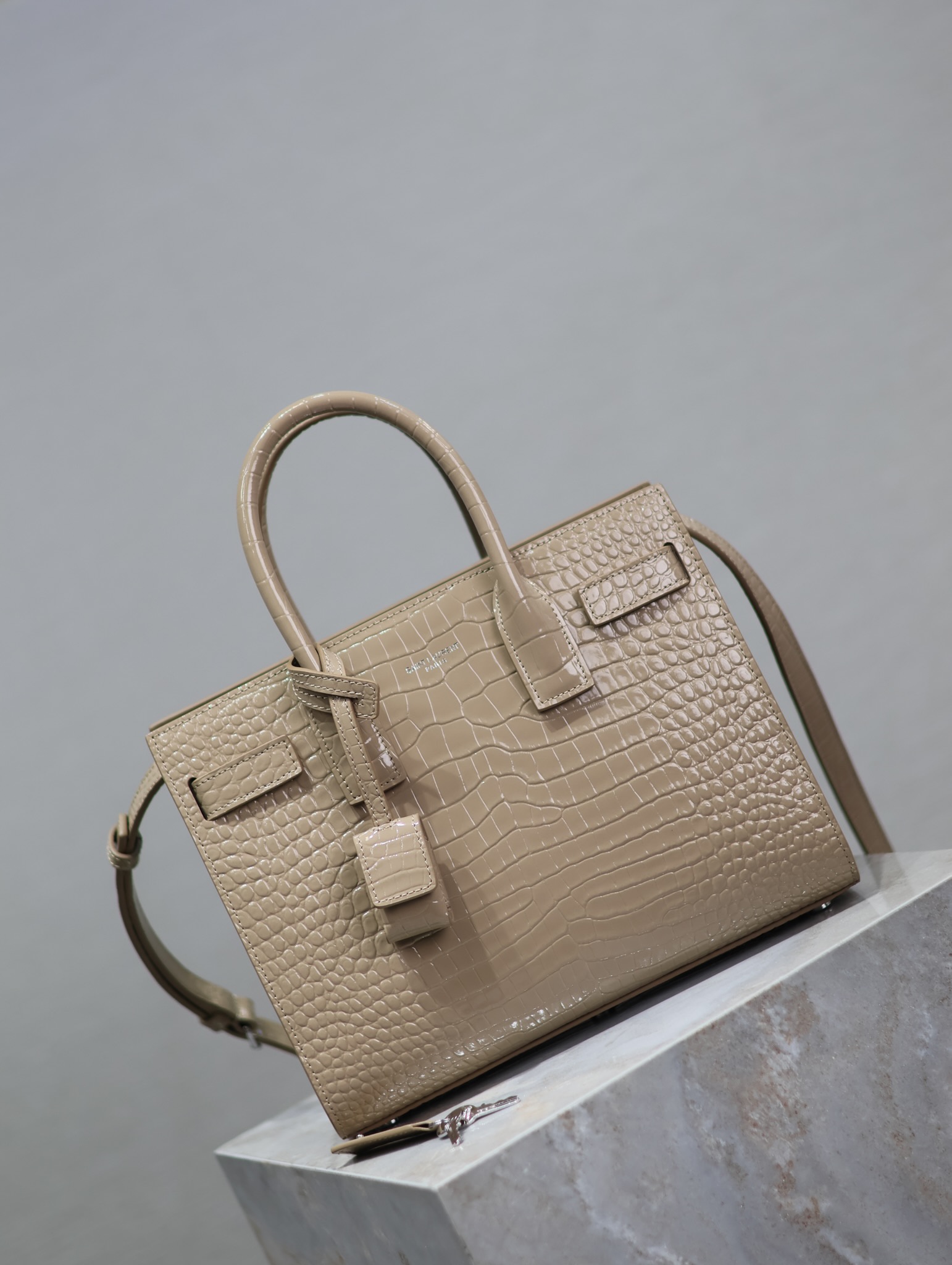 Y51 Sac De Jour-22x18x10.5&26x20.5x12.5CM