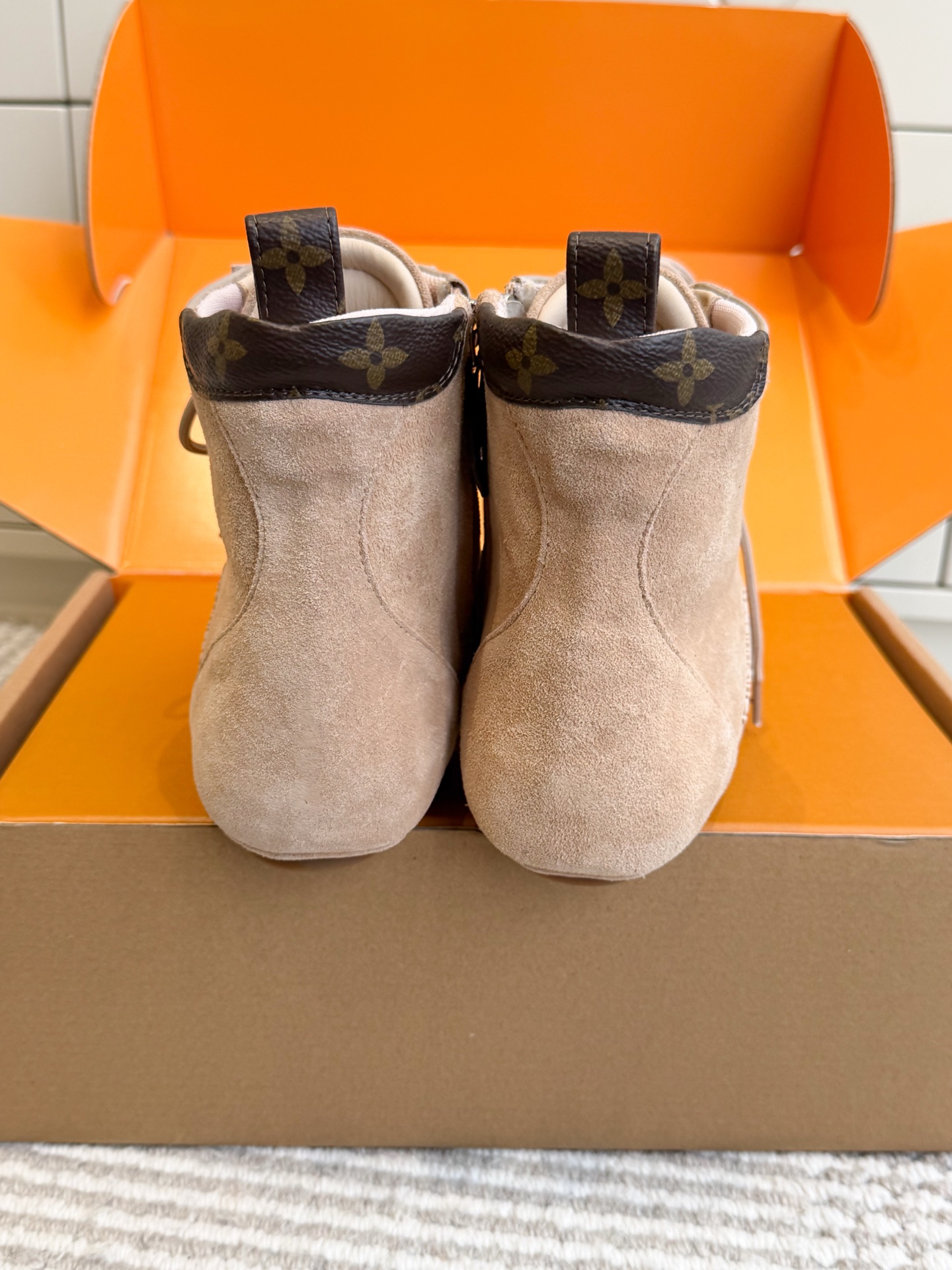 Loui*s Vvtt0n Sneakerina Ankle Boot (EU35-41)