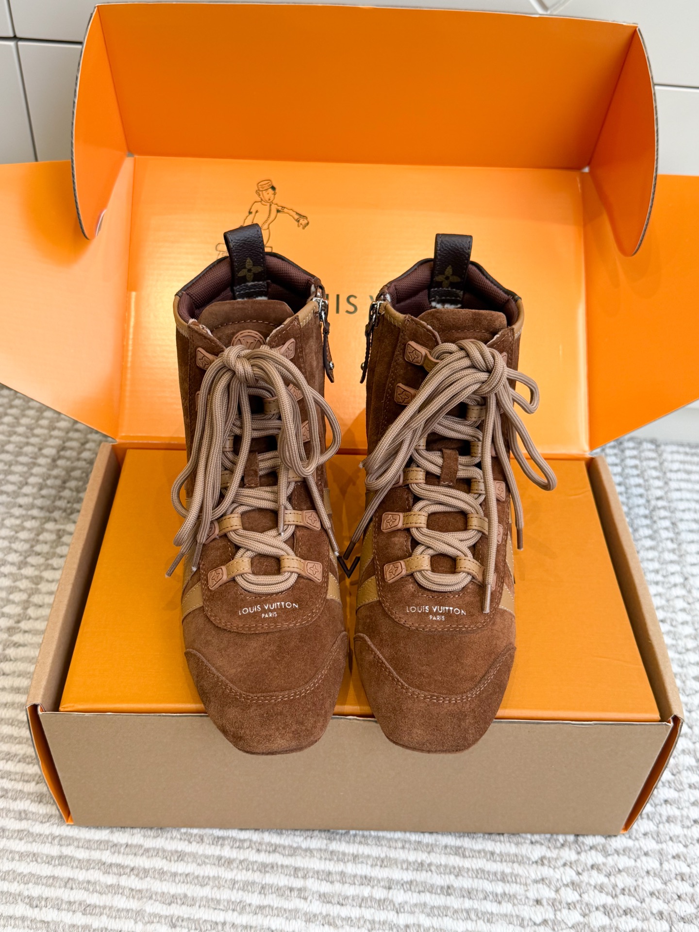 Loui*s Vvtt0n Sneakerina Ankle Boot (EU35-41)