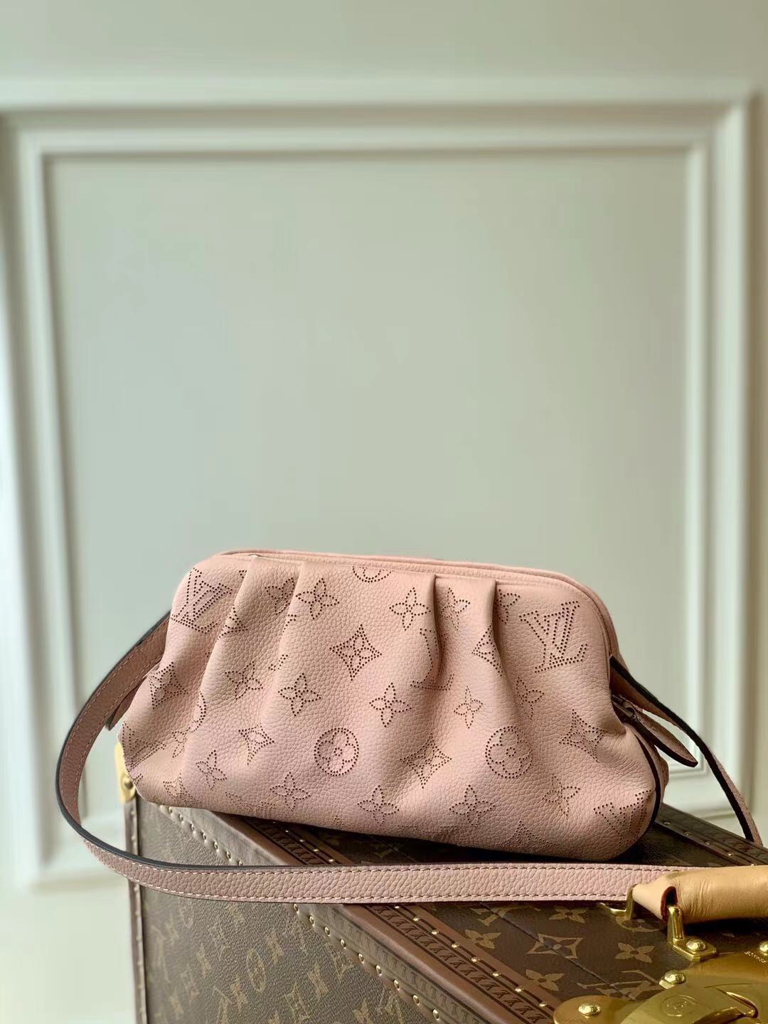 l0*is V*t0n scala handbags-23*12.5*5cm
