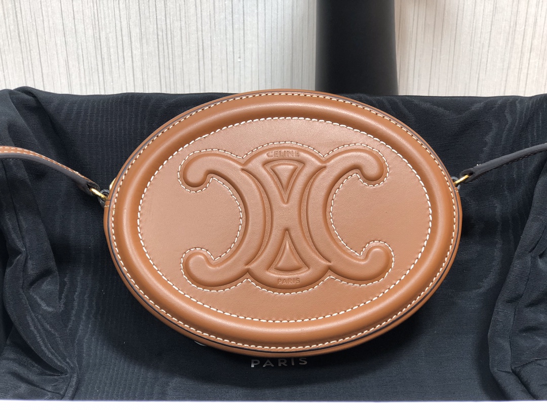 Celin Cabas Triomphe Handbags-16*13*4CM