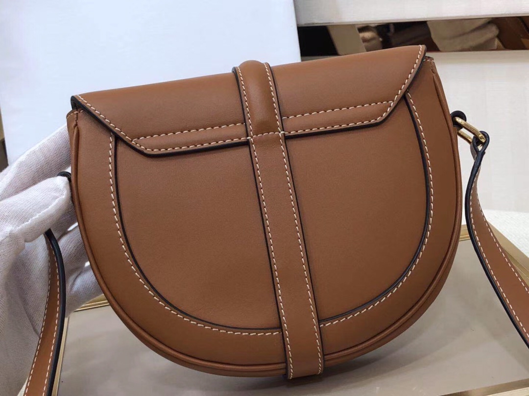 Celin Besace 16 Bag in Natural Calfskin -19*17*6CM