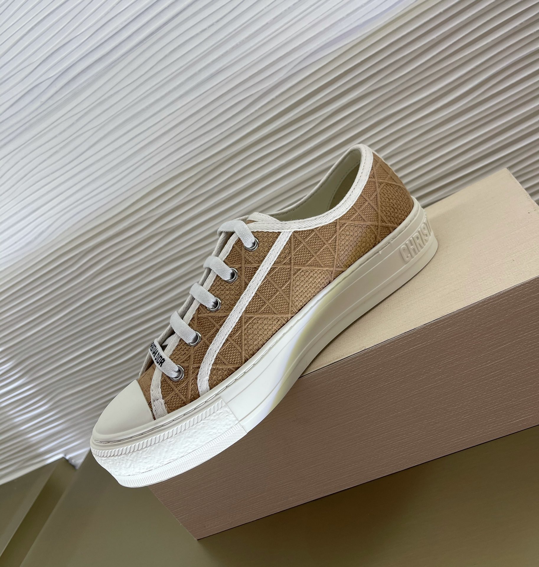 D*or sneakers