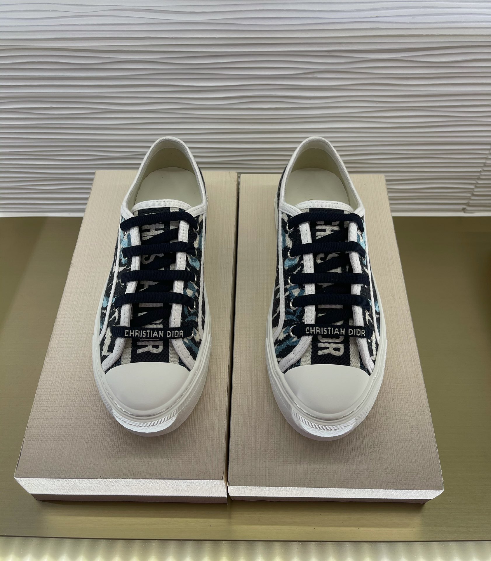 D*or sneakers