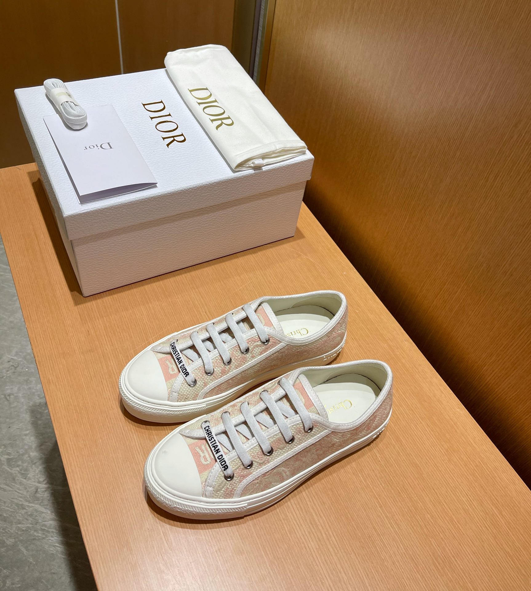 D*or sneakers