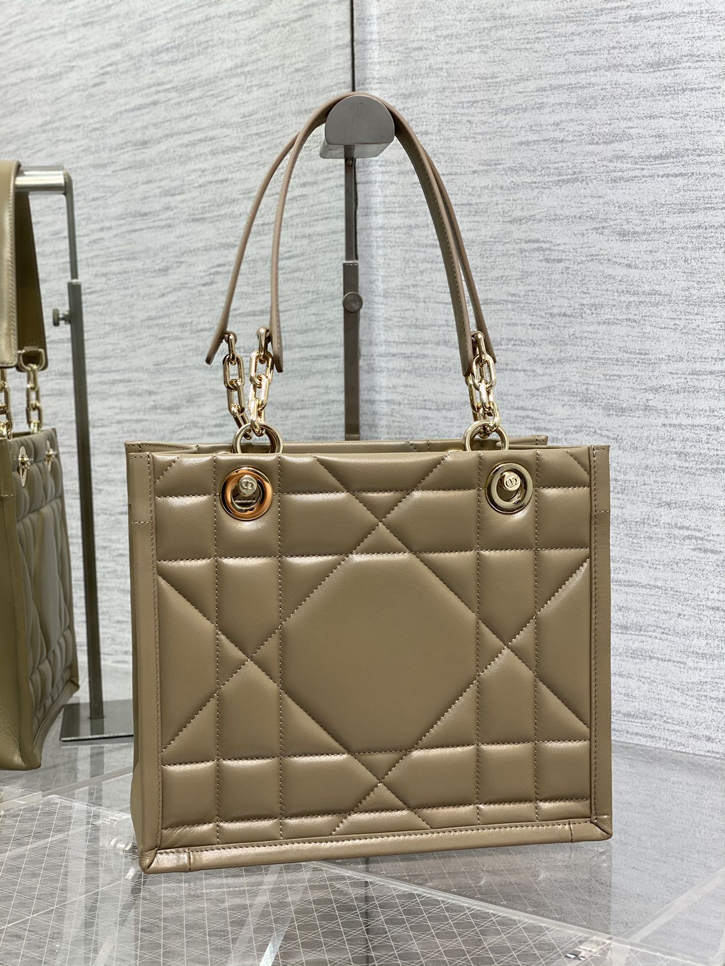 D*or essential bag