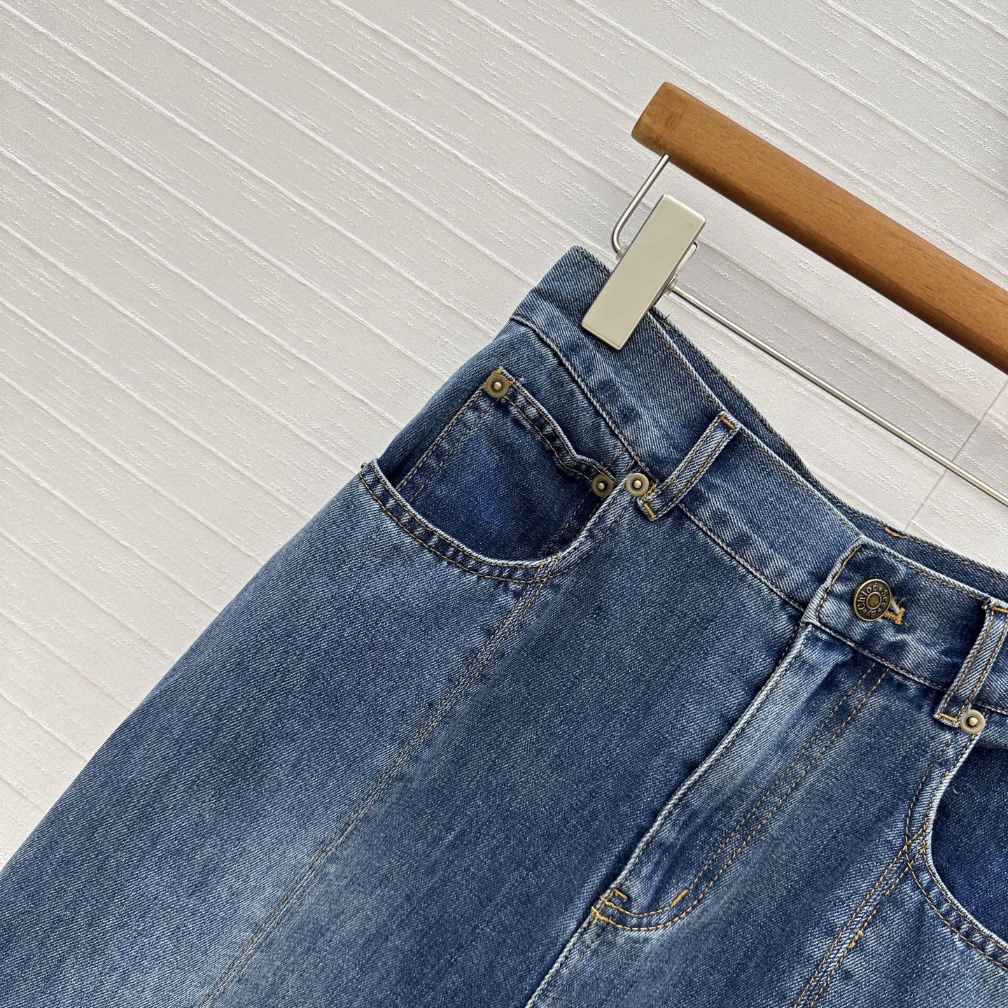 ch10é fluid flare jeans in De*1m