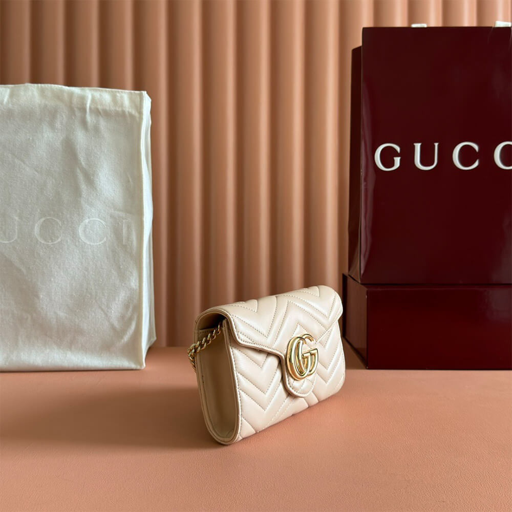 GG Marmont wallet on chain